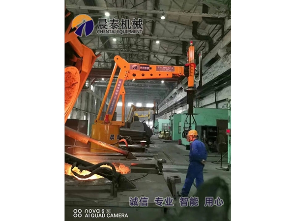 電爐智能撈渣機(jī)
